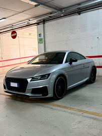 Audi TT tfsi coupe S tronic S line