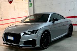 Audi TT tfsi coupe S tronic S line