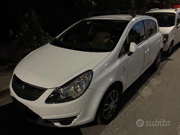 Opel corsa d 2010 1.3 mjt  211000km auto ok