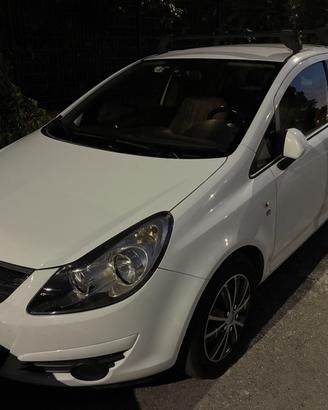 Opel corsa d 2010 1.3 mjt  211000km auto ok