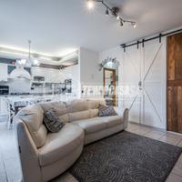 Villetta a schiera, giardino su due lati e Garage