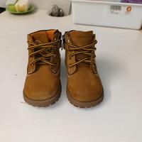 Scarpe tipo timberland 
