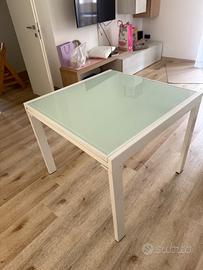 Tavolo bianco 90x90 allungabile vetro opaco