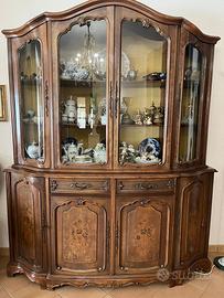 Credenza con vetrina