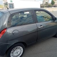Lancia Y