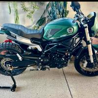 Benelli Leoncino 800 Trail