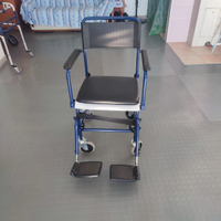 Sedia rotelle con comoda