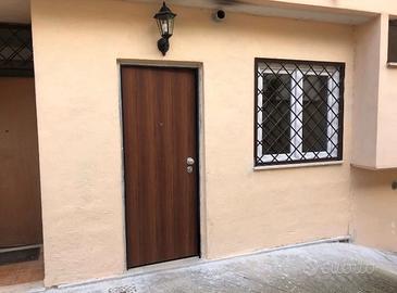 SELVA CANDIDA MONOLOCALE ARREDATO INGRESSO INDiPEN