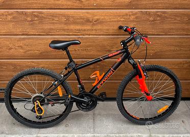 Bicicletta MTB Rockrider Btwin con cambio ruota 24