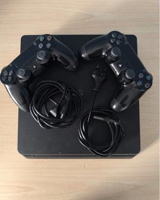PS4 Slim 1TB di spazio + 2Controller + Cavo HDMI