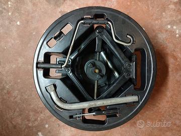 Set cric con attrezzi per FIAT Grande Punto / EVO