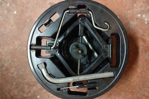 Set cric con attrezzi per FIAT Grande Punto / EVO