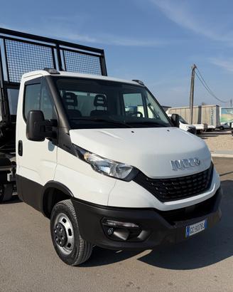 Iveco new daily 35-140 ribaltabile trilaterale eur