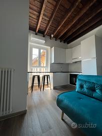 Bilocale su due livelli v.le Monza Pasteur M1
