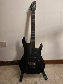 Chitarra ibanez S320 praticamente nuova