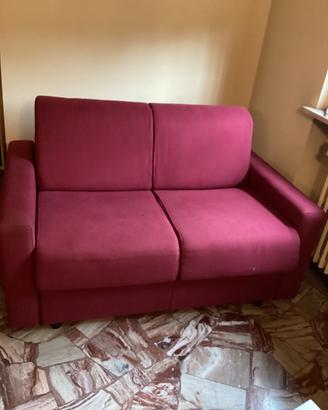 Divano Lineare Compatto – Tessuto Rosso Bordeaux