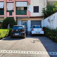 Locale commerciale con area esterna eslusiva
