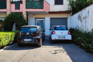 Locale commerciale con area esterna eslusiva