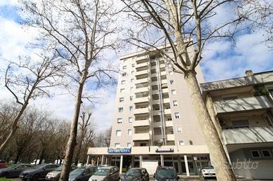 4 LOCALI A REGGIO NELL'EMILIA