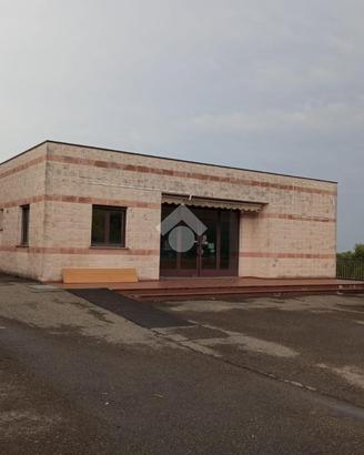 CAPANNONE A FORNOVO DI TARO