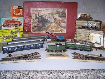 A.c.q.u.i.s.t.o. TRENINI ELETTRICI MARKLIN e HAG