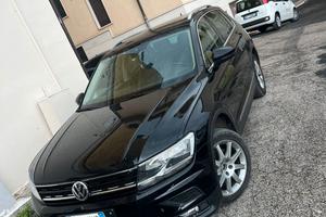 Volkswagen Tiguan 2.0 TDI SCR DSG 4MOTION Business