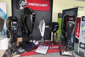 Mercury F 250cv V8 Motore Nero Pronta Consegna