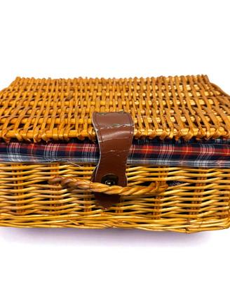 Cestino pic-nic per quattro persone in vimini