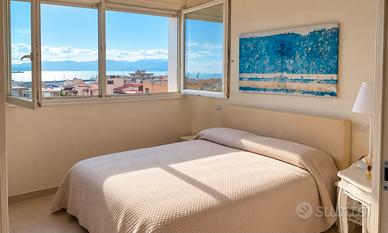 Attico con vista mare e ampia terrazza
