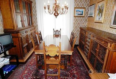 Sala da pranzo in noce massello anni 70