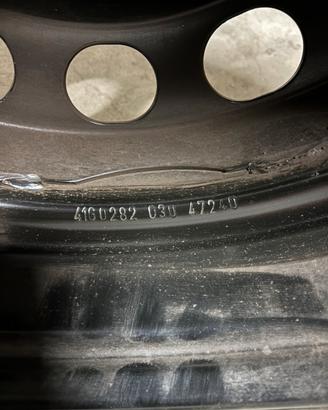 Cerchi in acciaio 16 pollici + copricerchi AUDI I