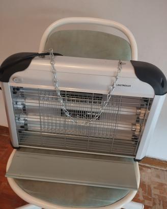 zanzariera elettrica nuova con la scatola 