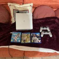 PlayStation 4 silver + 3 giochi + 2 Joystick