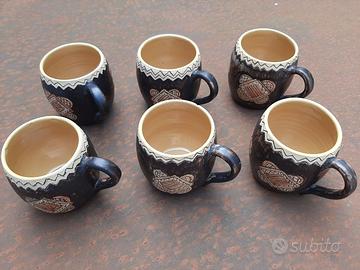 Boccali in ceramica.