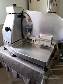 AFFETTATRICE PROFESSIONALE