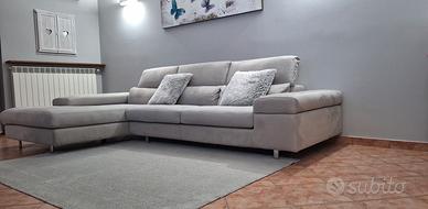 Divano 330 cm con penisola  Poltronesofà seminuovo