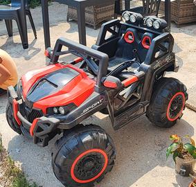 jeep elettrica con luci suoni autoradio con musica