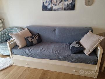 divano letto in legno