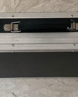 Flycase