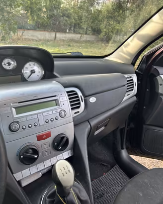 Auto Lancia y del 2008