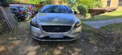 Volvo v40 d2 momentum 