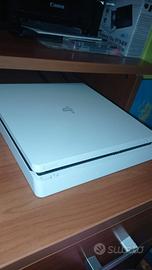 PLAYSTATION 4 SLIM  +5 GIOCHI