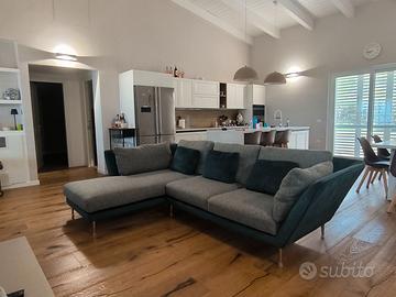 Divano Battito d'ali di Poltrone & Sofà