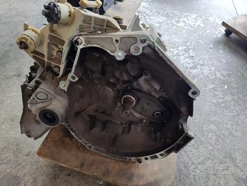 Cambio PEUGEOT 207 1400cc benzina del 2007