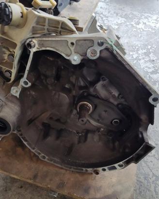 Cambio PEUGEOT 207 1400cc benzina del 2007