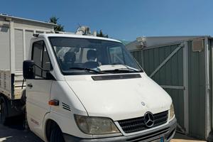 Mercedes Benz Autocarro ribaltabile con Gru PM - P