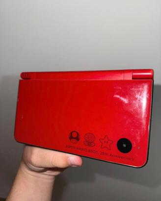 Nintendo Ds XL con solo caricabatterie.