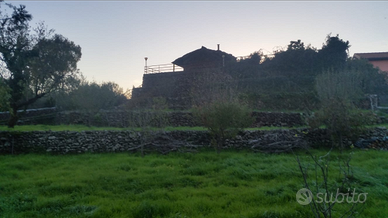 Rustico con 900 mq terreno catastato urbano