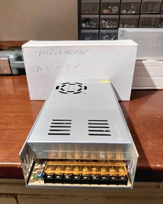 trasformatore 220 - 12V