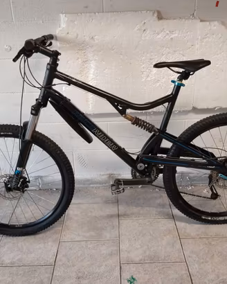 Mountain bike Rockrider bi-ammortizzata